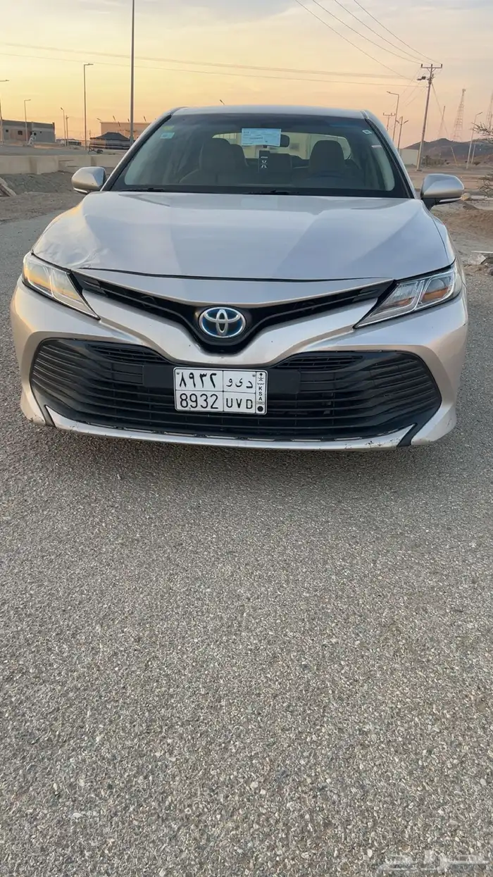 كامري هايبرد اللون ذهبي شبه الجديده 17