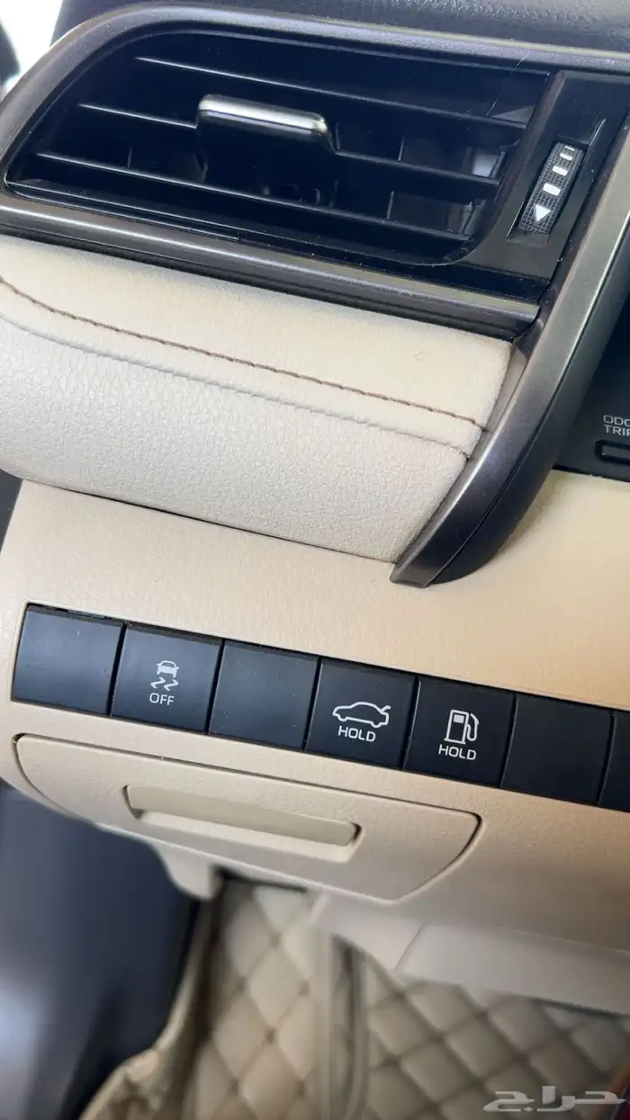 كامري هايبرد اللون ذهبي شبه الجديده 31