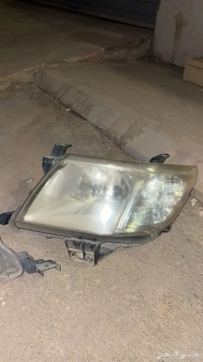 صدام هايلكس وكاله وشمعات واصطب خلفي اصلي وكاله 9