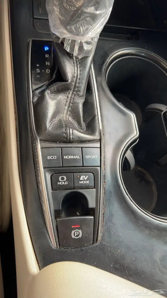 كامري هايبرد اللون ذهبي شبه الجديده 24