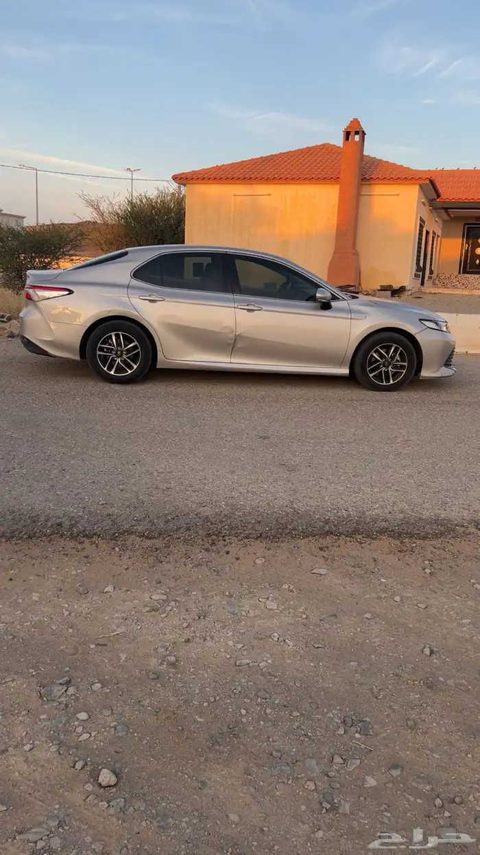 كامري هايبرد اللون ذهبي شبه الجديده 7