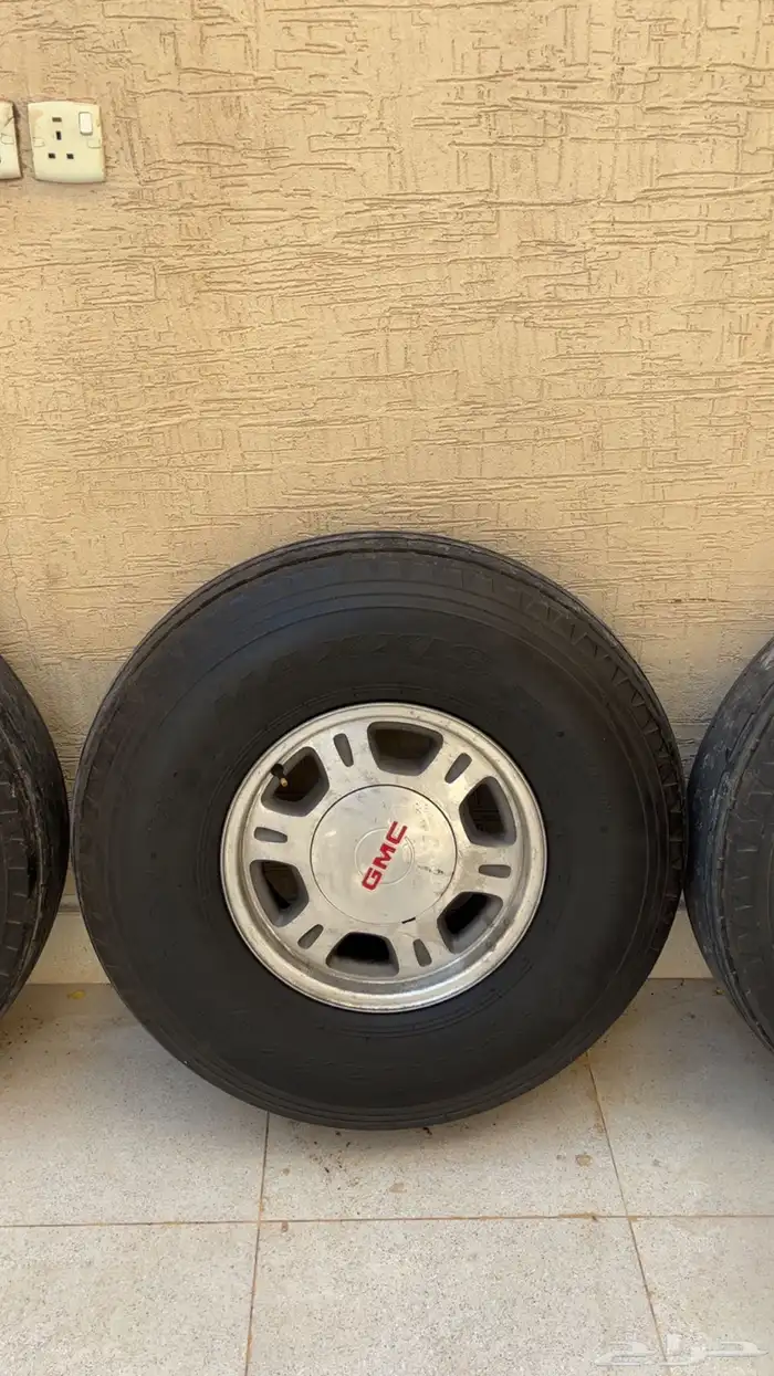 كفرات بالون ماكسس 900 16 مستعمله مع جنوط يوكن 2002 6 مسمار 2