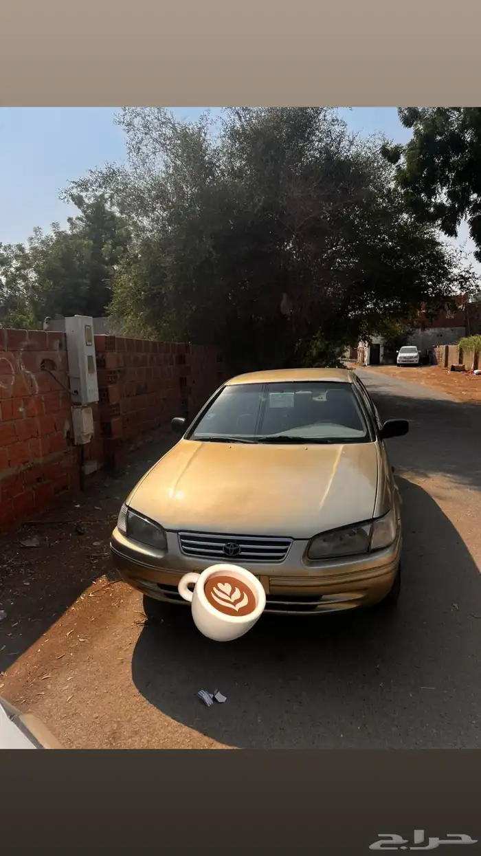 للبيع كامري. 98 0