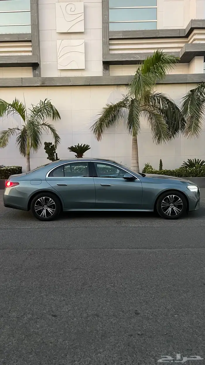 مرسيدس E200 2025 عداد 5 آلاف km ضمان الجفالي الى 2027 8