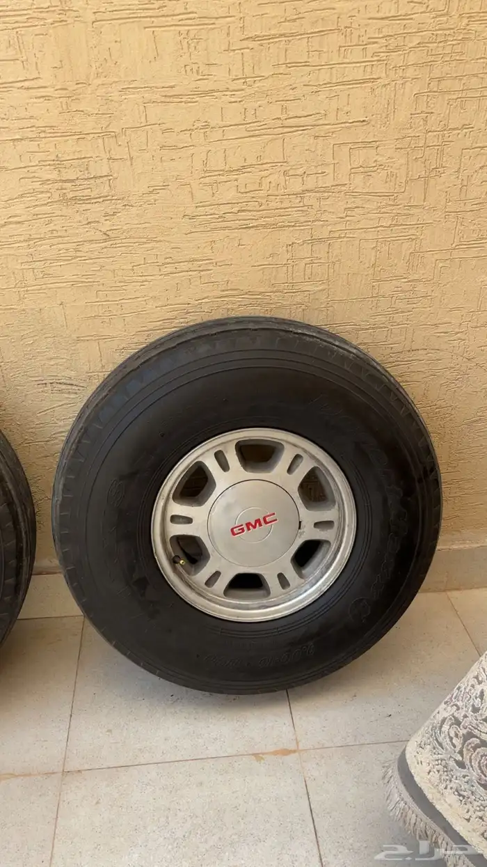 كفرات بالون ماكسس 900 16 مستعمله مع جنوط يوكن 2002 6 مسمار 0