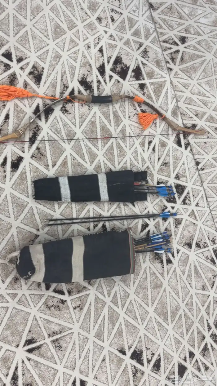 قوس عربي تقليدي معه 15 سهم كربوني 1