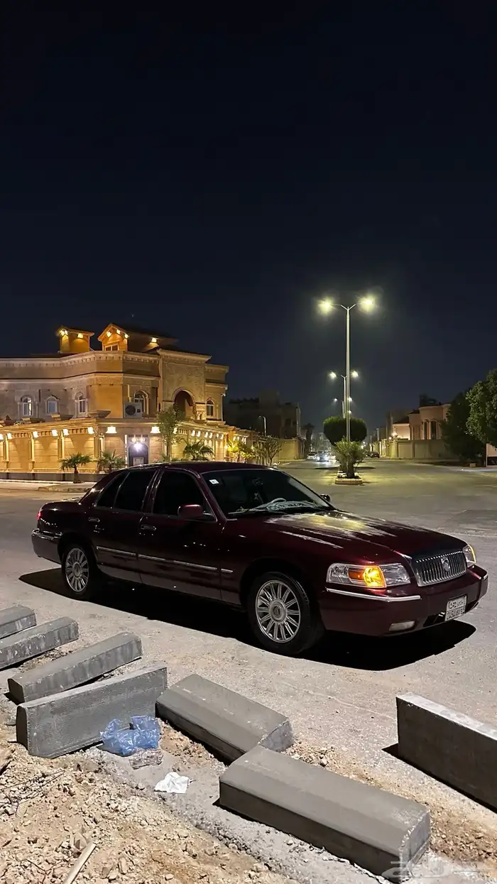 للبيع فورد ماركيز 2009 او بدل مناسب 8