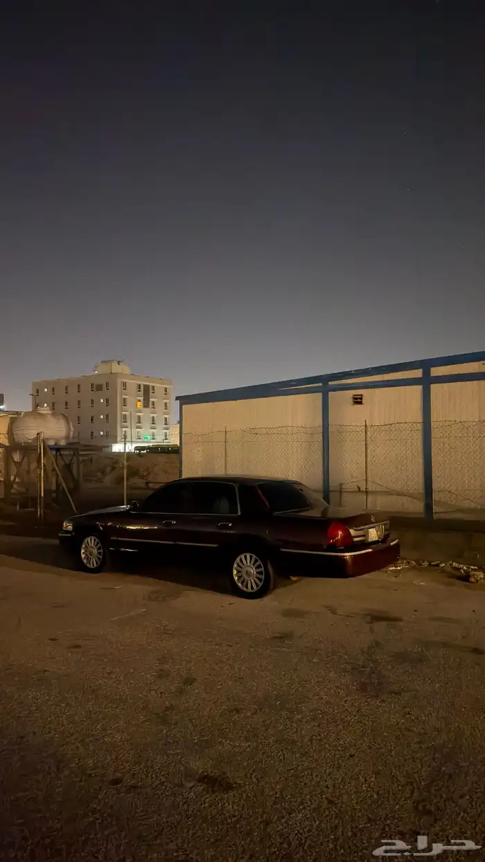 للبيع فورد ماركيز 2009 او بدل مناسب 1