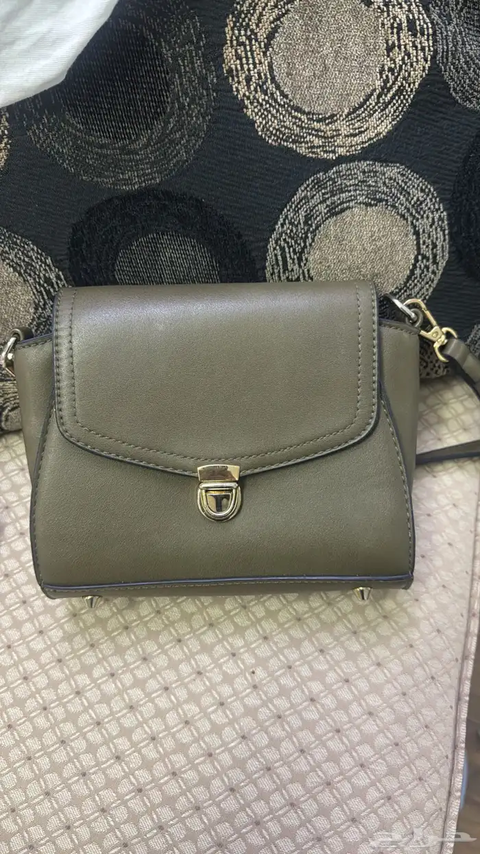 اربع شنط صغيره ب 50 0