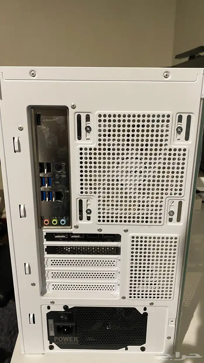 pc قيمنق للبيع 3