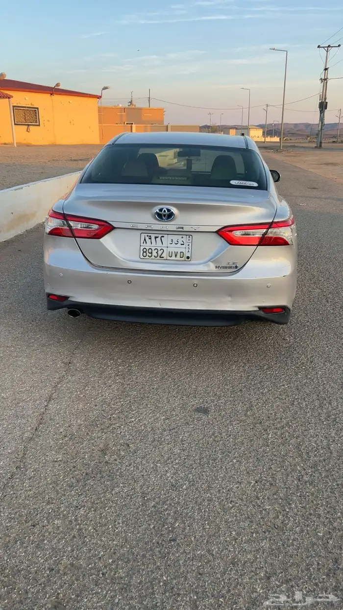 كامري هايبرد اللون ذهبي شبه الجديده 20