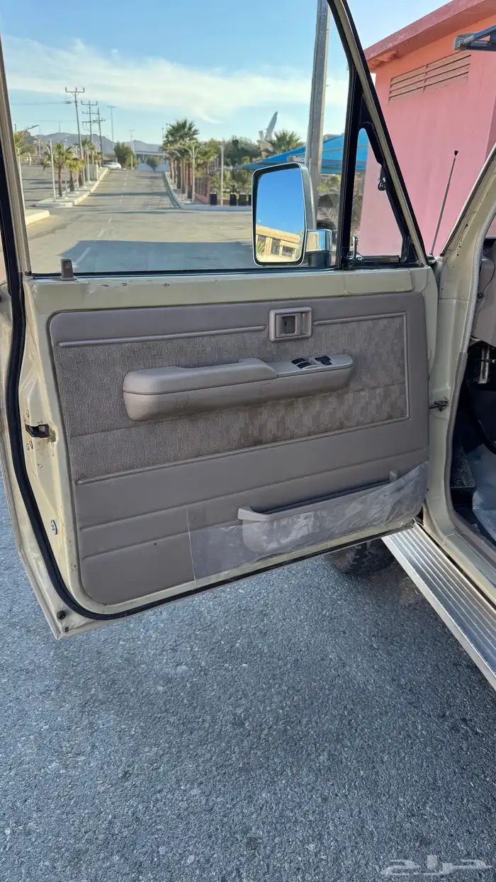 للبيع شاص مخزن 52