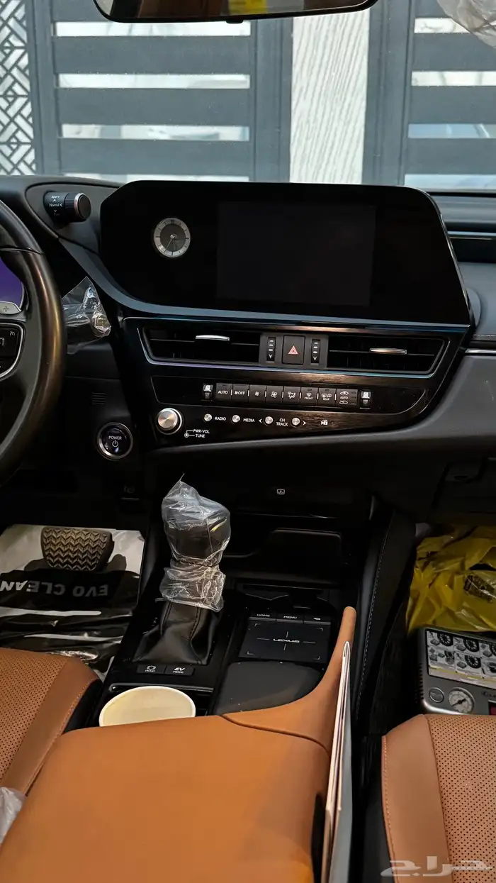 لكزس 2022 300h هايبرد 10