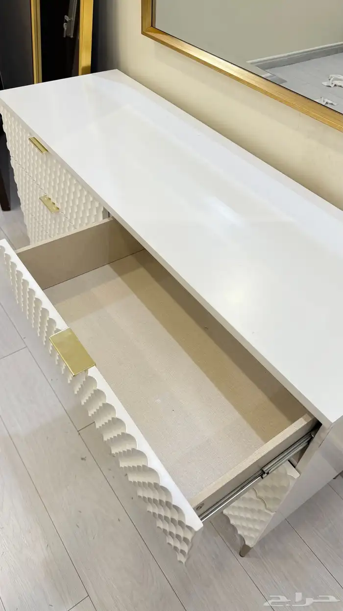 غرفة نوم متكامله مع أبجورتين ومرايتين من شفنيره وكومدنتين 7