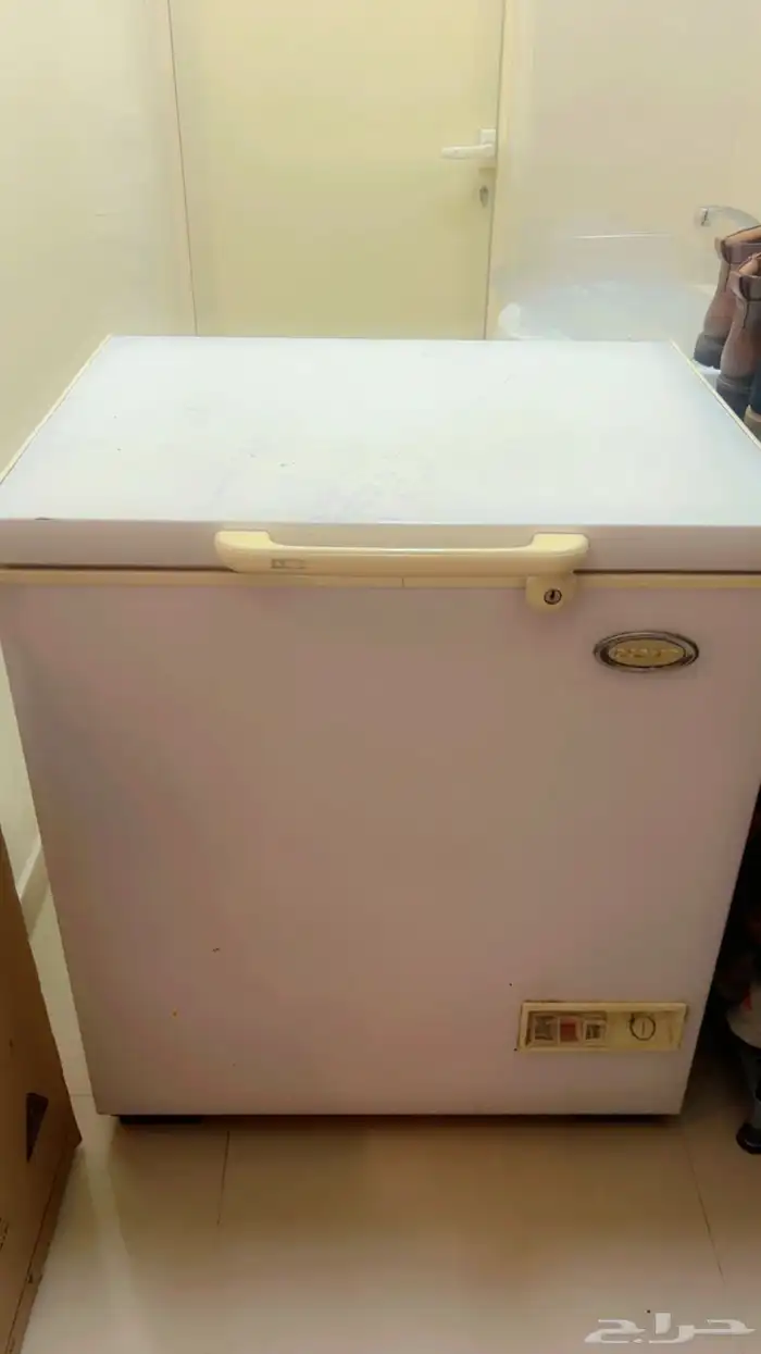ثلاجه 750 ريال. ديب فريزر 600ريال. مكنسه 50 ريال غساله 700 7