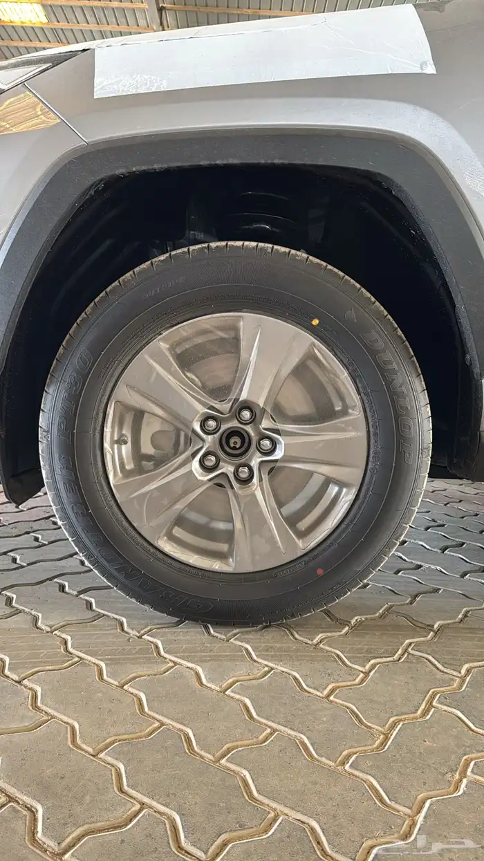 تويوتا راف فور LE بدون دبل بنزين 2025 4