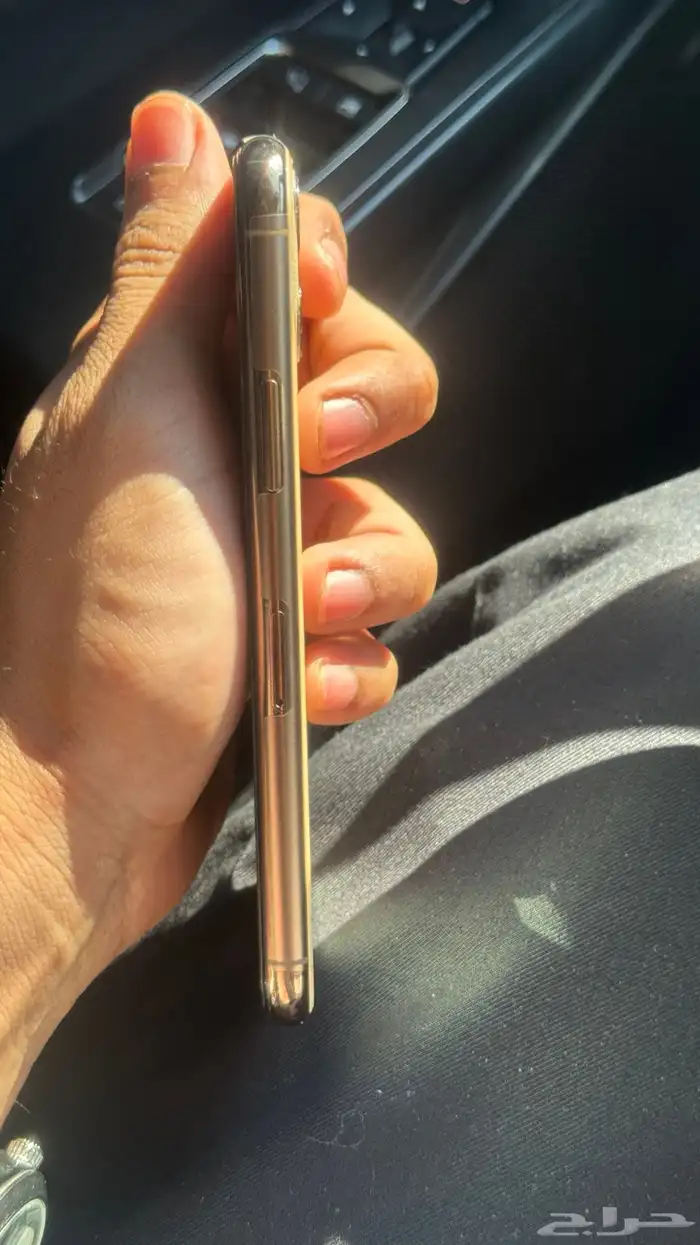 ايفون 11 برو ذهبي نضييف 3