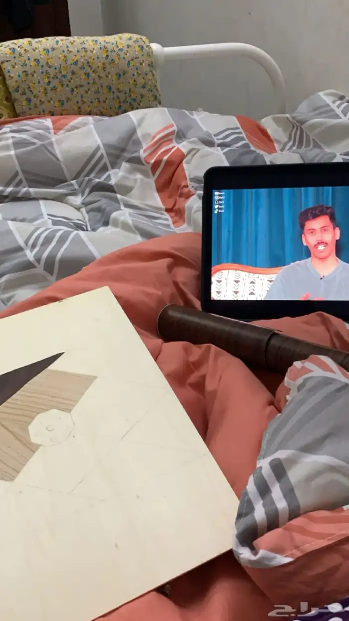 سراير ايكيا اثنين و كنب صغير و دولاب 4