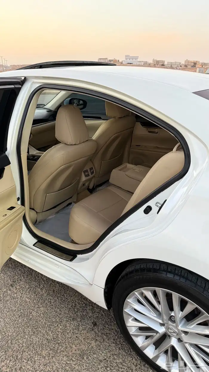 لكزس ES350 2014 19