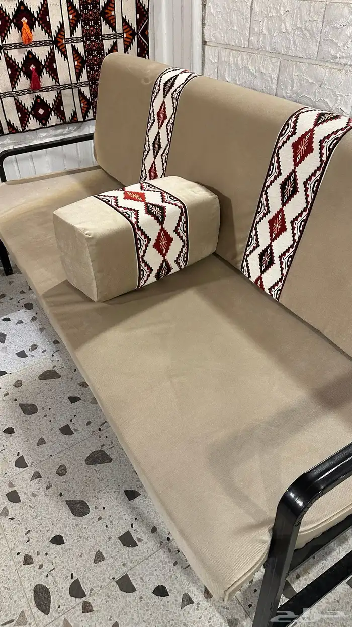 3 كراسي حديد جديدة مع جلسة تفصيل نظيف وجديدة 1