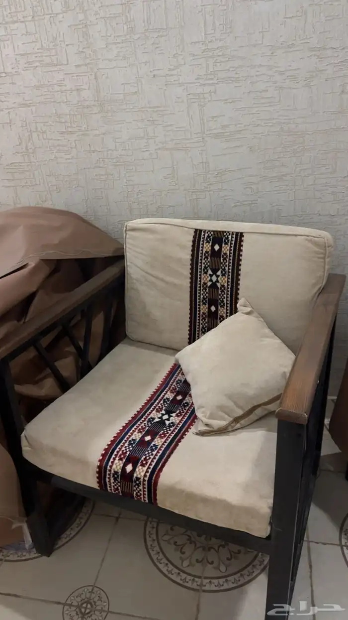 جلسات خارجيه حديد للاحواش استعمال قليل نظيفة جدا 0