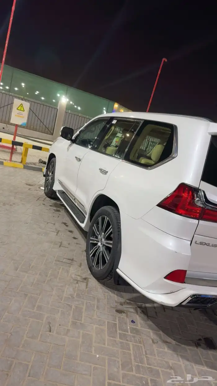 جيب لكززس2017 4