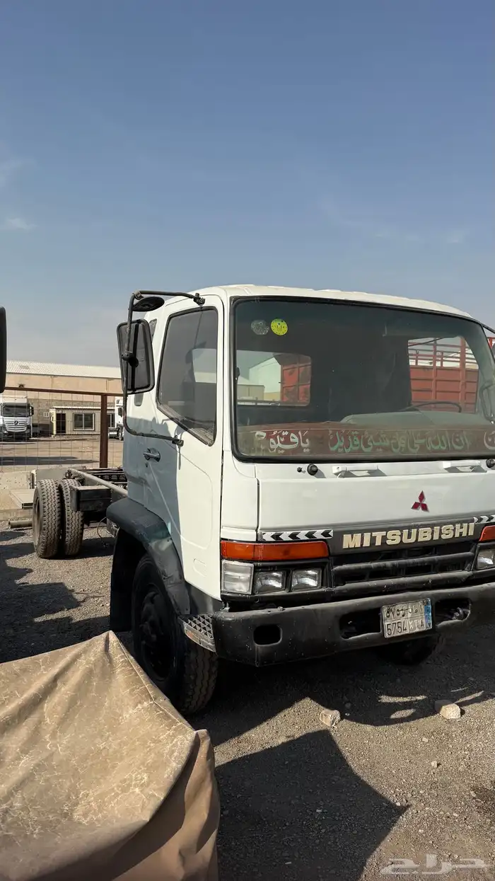 لوري ميتسوبيشي 2