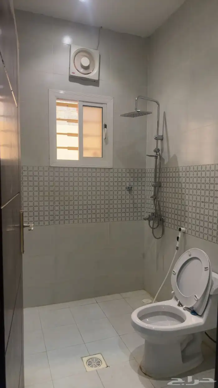 شقه 3 غرف وصاله ودورتين مياه وغرفة غسيل بحي الصالحية بجدة 2