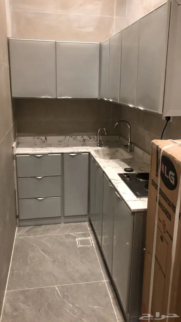 شقه عزاب فاخره شامل الأثاث والكهرباء والماء للإيجار 3