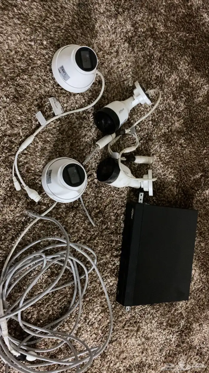 كمبيوتر مكتبي و كاميرات 1