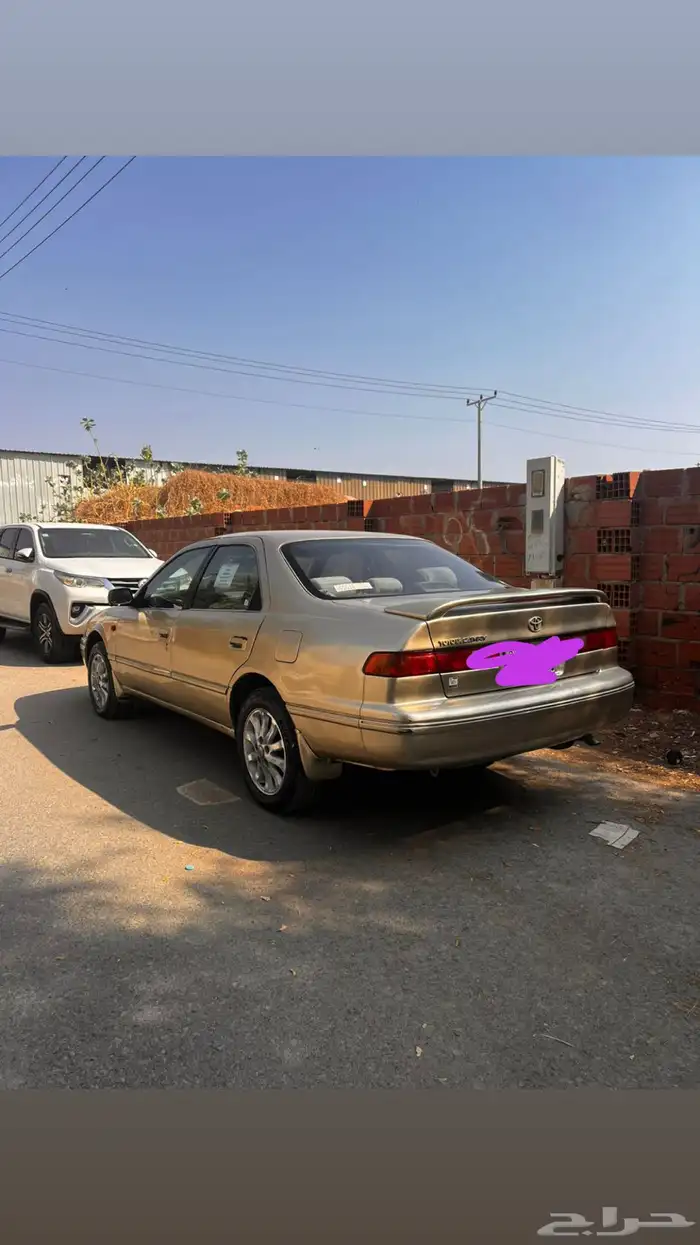 للبيع كامري. 98 3