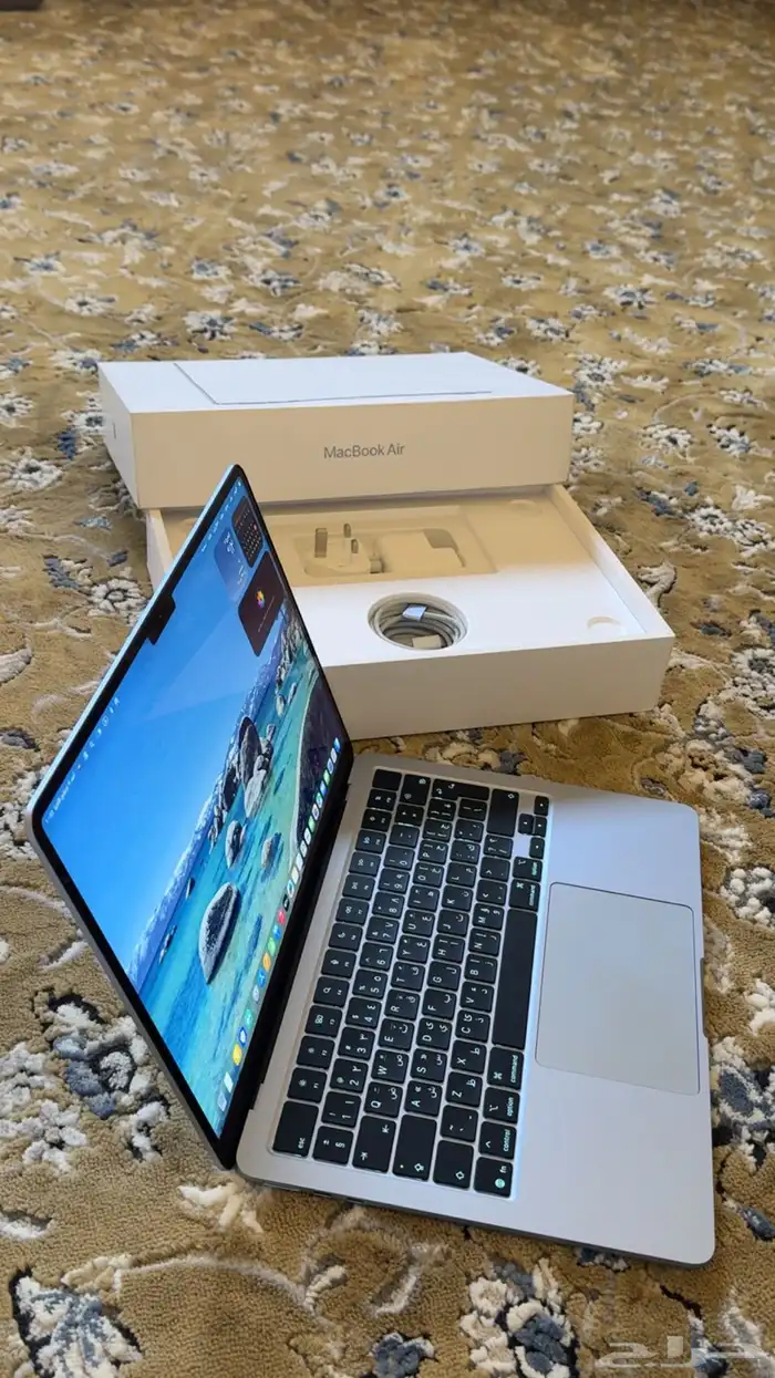 ماك بوك اير لون ازرق 16 قيقا 256 جديد دورة الشحن مره واحده 3