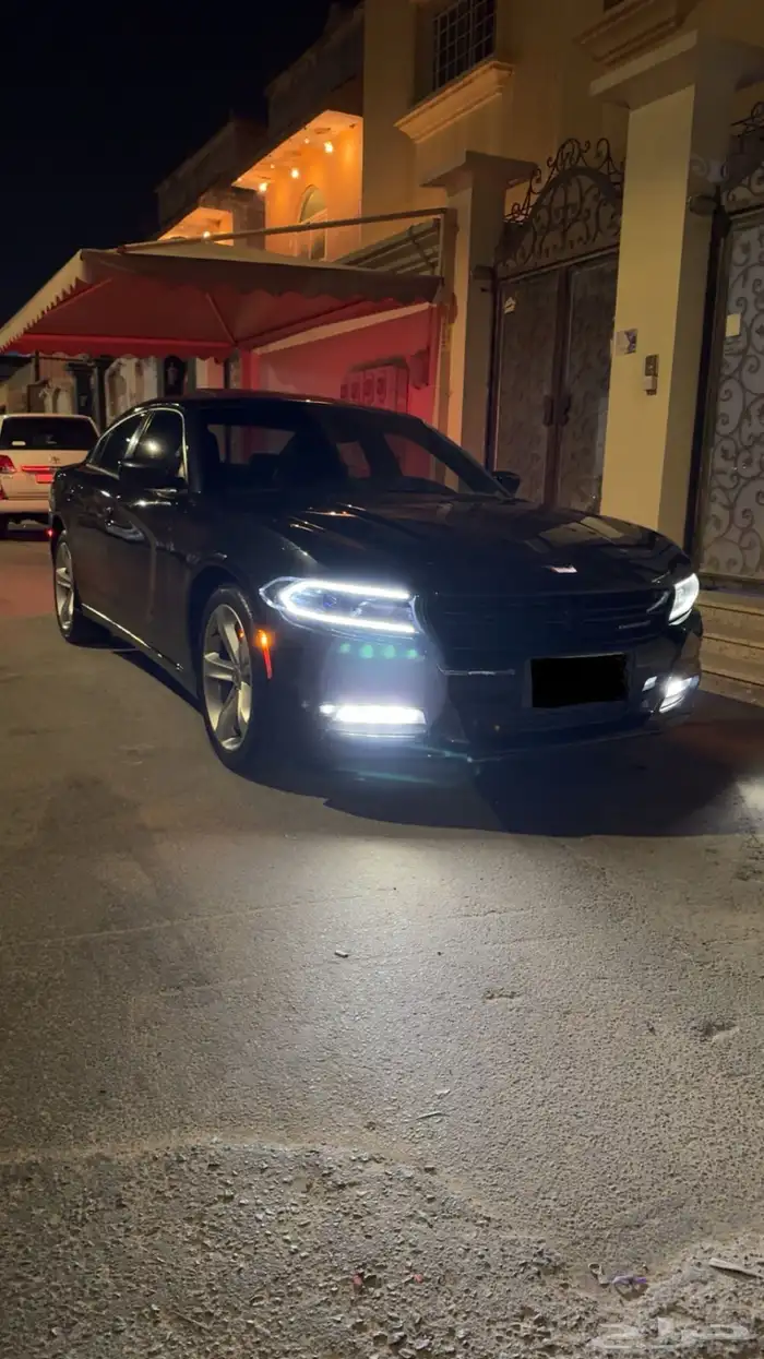 للبيع تشارجر sxt موديل 2016 2