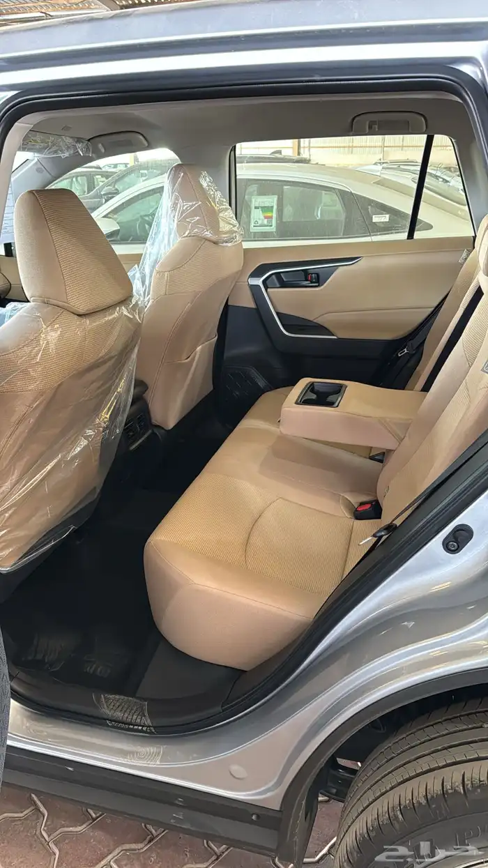 تويوتا راف فور LE بدون دبل بنزين 2025 9