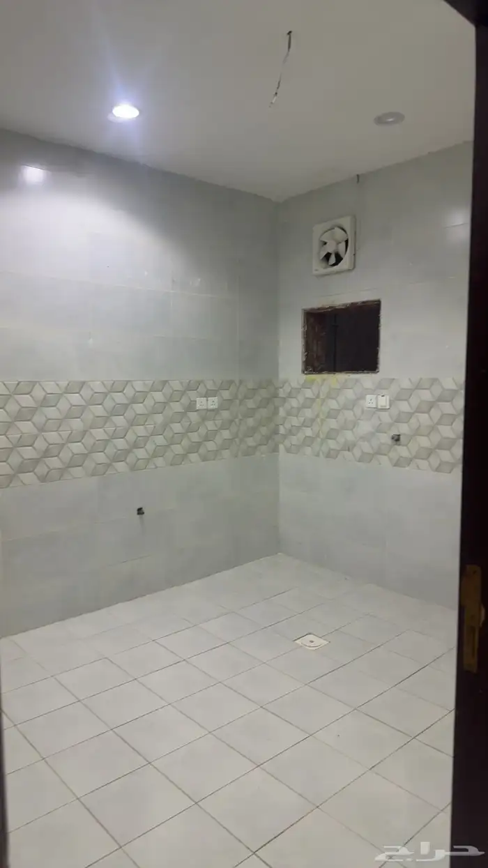 شقه 3 غرف وصاله ودورتين مياه وغرفة غسيل بحي الصالحية بجدة 11