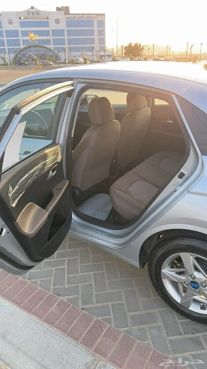 اكسنت وكالة نظيفة جدا 4