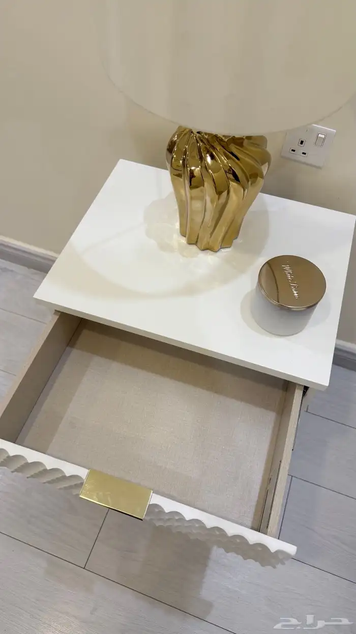 غرفة نوم متكامله مع أبجورتين ومرايتين من شفنيره وكومدنتين 5