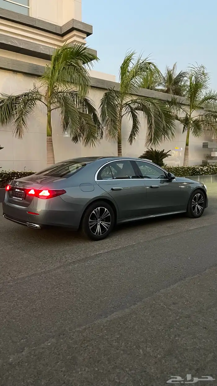 مرسيدس E200 2025 عداد 5 آلاف km ضمان الجفالي الى 2027 7