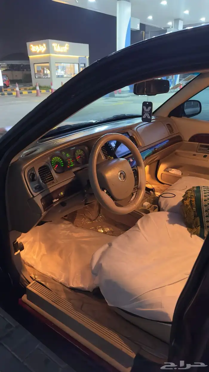 للبيع فورد ماركيز 2009 او بدل مناسب 3