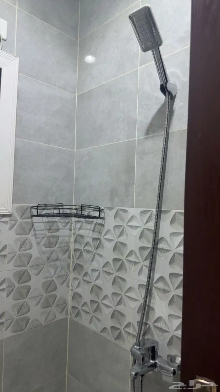 شقه 3 غرف وصاله ودورتين مياه وغرفة غسيل بحي الصالحية بجدة 3