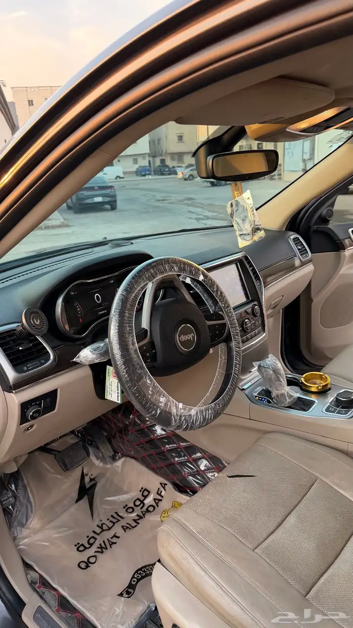 جيب جراند شيروكي ليمتد 4x4 8