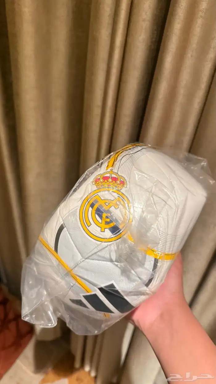 كورة ريال مدريد نسخه محدوده على السوم 0