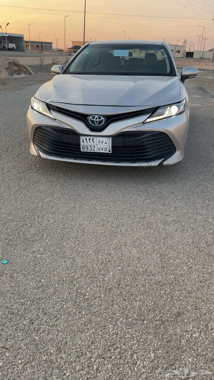 كامري هايبرد اللون ذهبي شبه الجديده 9