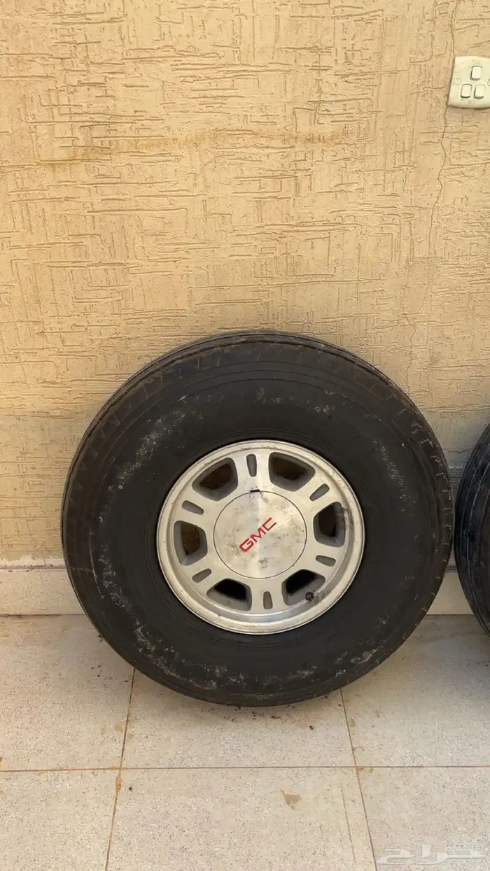 كفرات بالون ماكسس 900 16 مستعمله مع جنوط يوكن 2002 6 مسمار 3