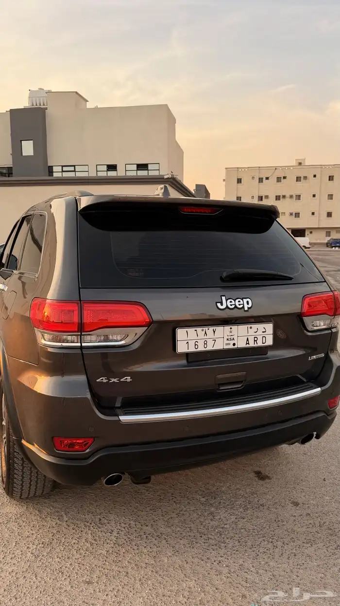 جيب جراند شيروكي ليمتد 4x4 2