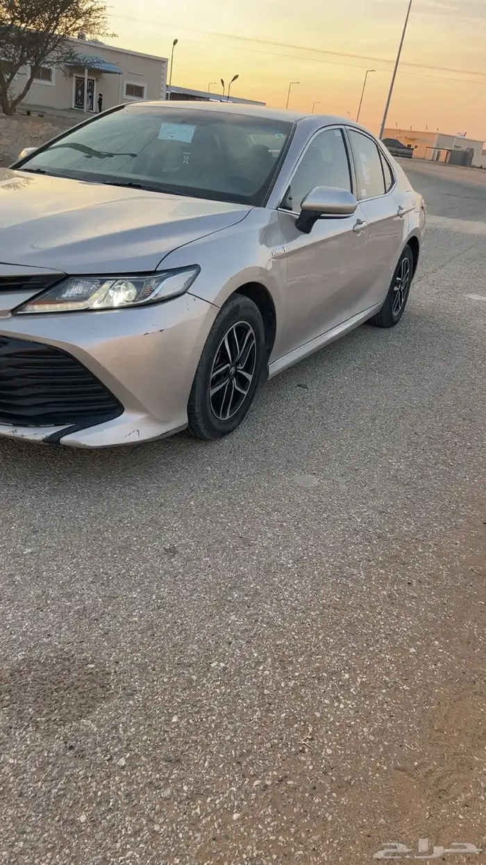 كامري هايبرد اللون ذهبي شبه الجديده 8