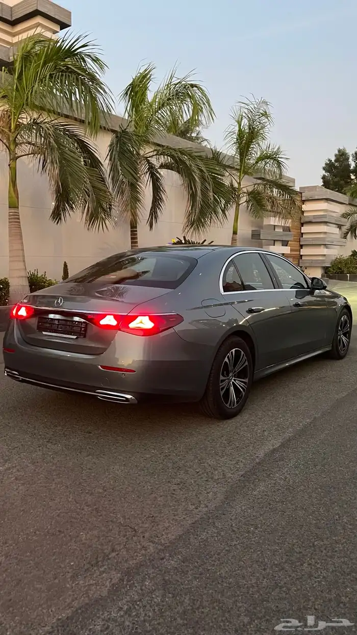مرسيدس E200 2025 عداد 5 آلاف km ضمان الجفالي الى 2027 6