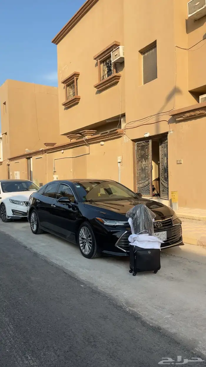 افالون 2020 وارد الساير اسود ممشى قليل. 2