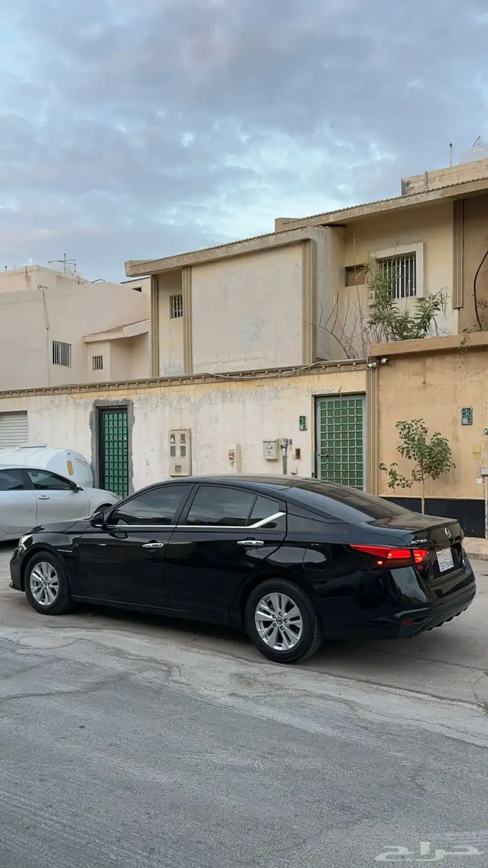 ألتيما 2020 أسود ممشى 50 ألف S 5