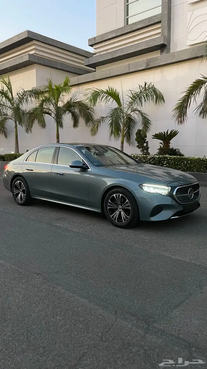 مرسيدس E200 2025 عداد 5 آلاف km ضمان الجفالي الى 2027 9